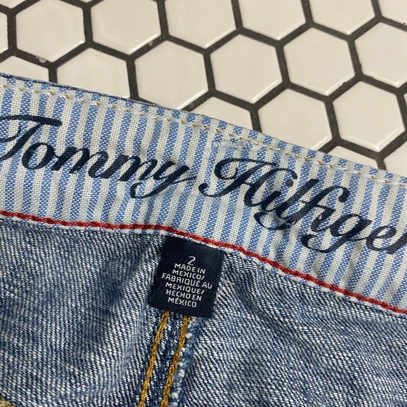 Tommy Hilfiger Jean shorts size 2 - Picture 3 of 4